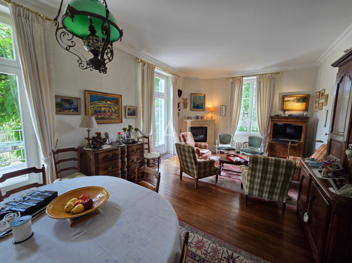 Image No.5-6 Bed House for sale