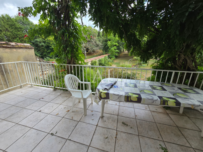 Image No.6-6 Bed House for sale