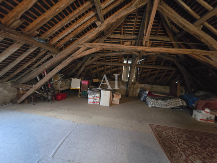 Image No.8-6 Bed House for sale