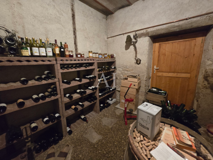 Image No.10-6 Bed House for sale