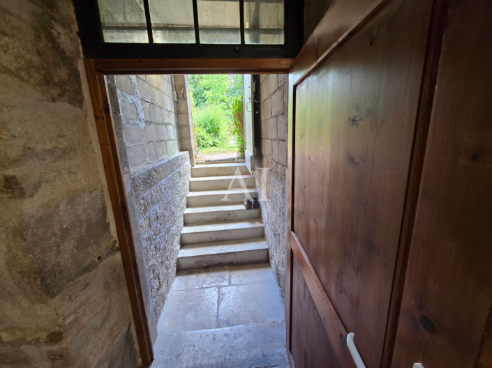 Image No.11-6 Bed House for sale