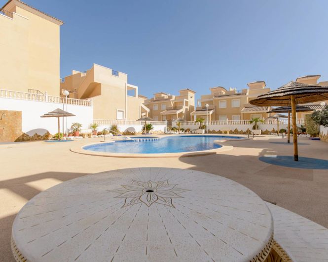 Image No.25-3 Bed Property for sale