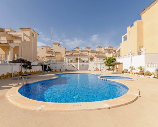 Image No.27-3 Bed Property for sale