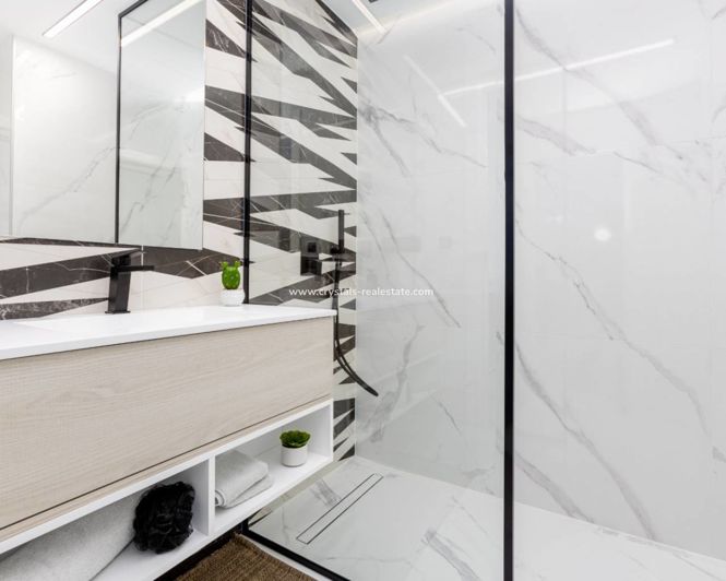 Image No.25-2 Bed Apartment for sale