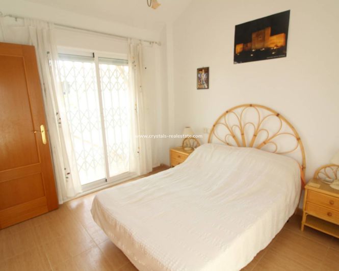 Image No.40-3 Bed Property for sale