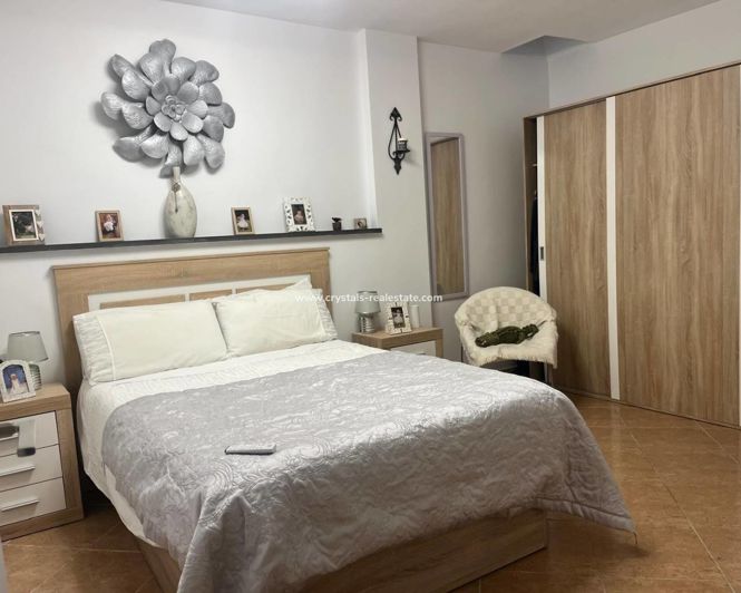 Image No.15-4 Bed Apartment for sale