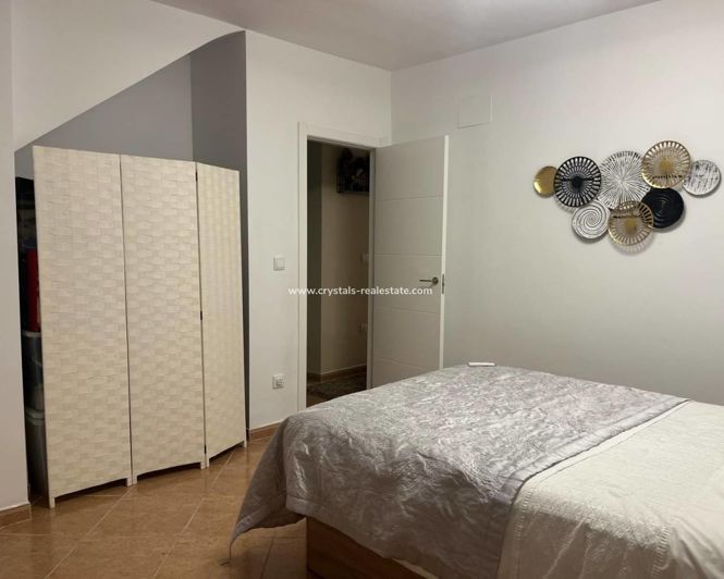 Image No.17-4 Bed Apartment for sale