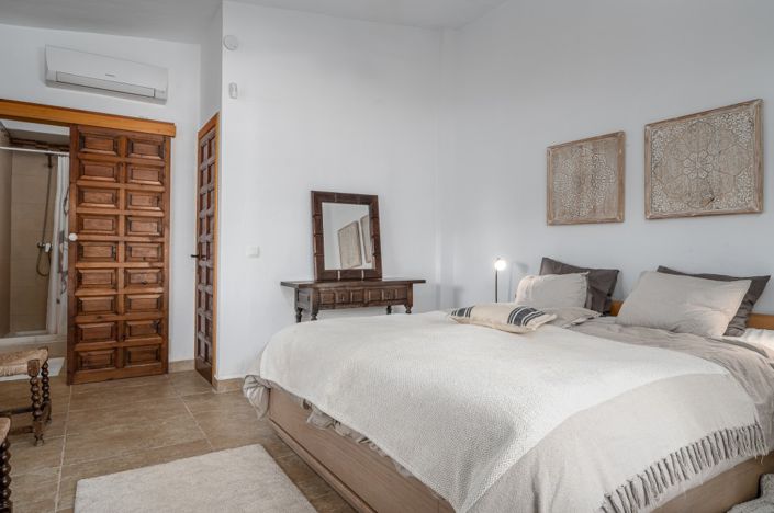 Image No.29-3 Bed Villa for sale