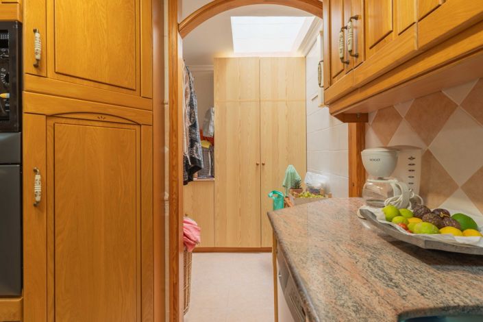 Image No.17-2 Bed Semi-Detached for sale