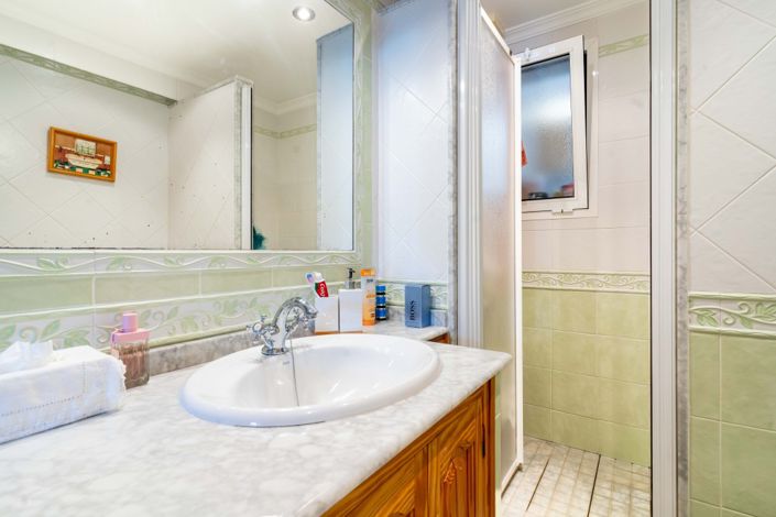 Image No.5-2 Bed Semi-Detached for sale