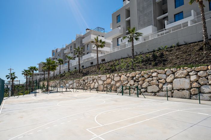 Image No.13-2 Bed Property for sale