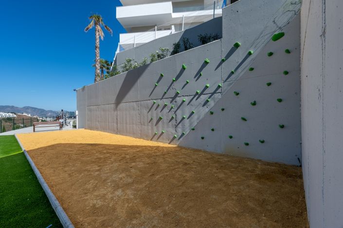 Image No.18-2 Bed Property for sale