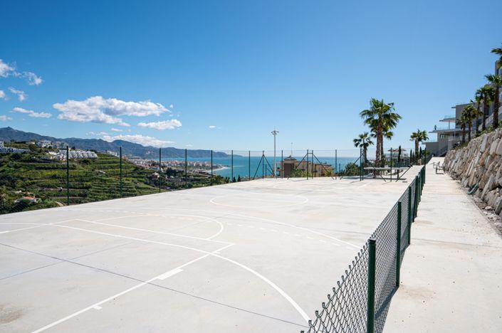 Image No.12-2 Bed Property for sale