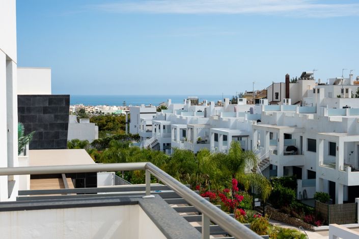 Image No.1-4 Bed Villa for sale