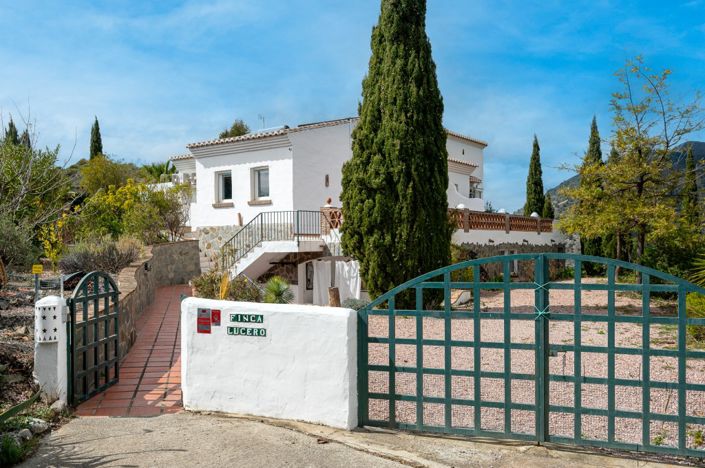Image No.1-3 Bed Villa for sale