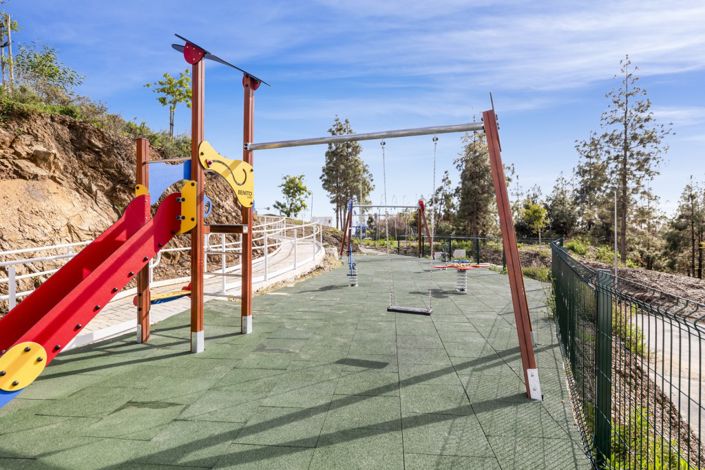 Image No.35-4 Bed Property for sale