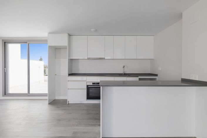 Image No.5-4 Bed Property for sale