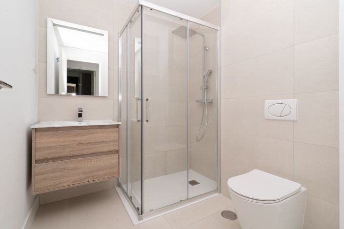 Image No.13-2 Bed Property for sale