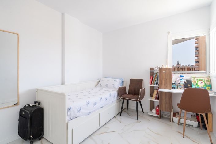 Image No.14-3 Bed Apartment for sale