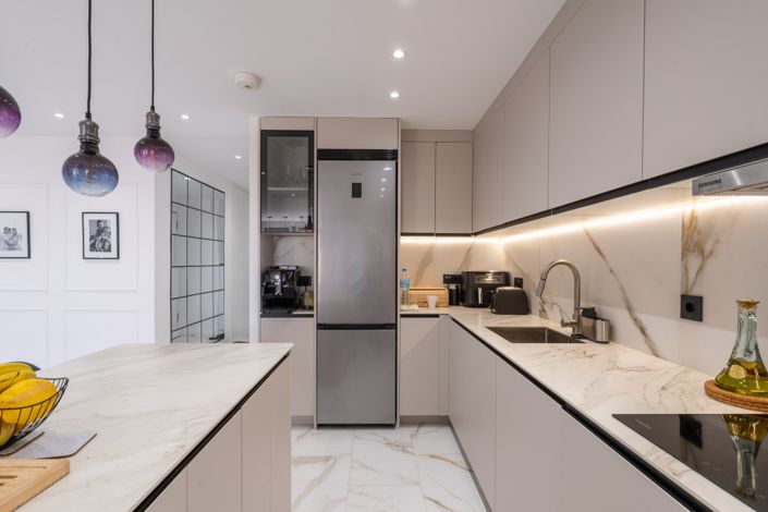 Image No.9-3 Bed Apartment for sale