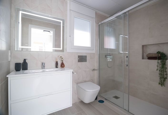 Image No.12-3 Bed Townhouse for sale