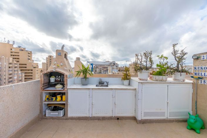 Image No.18-3 Bed Property for sale