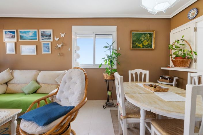 Image No.8-3 Bed Property for sale