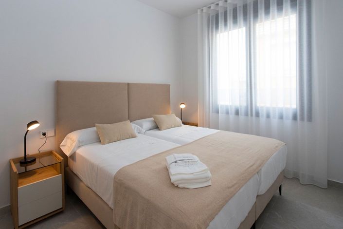 Image No.13-3 Bed Townhouse for sale