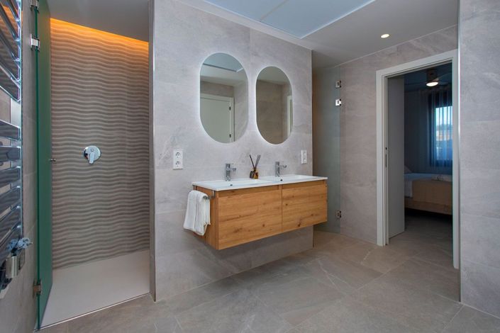 Image No.21-3 Bed Townhouse for sale