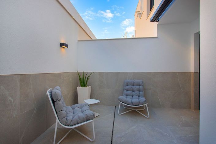 Image No.9-3 Bed Townhouse for sale