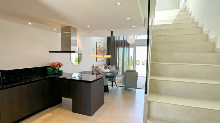 Image No.2-3 Bed Semi-Detached for sale