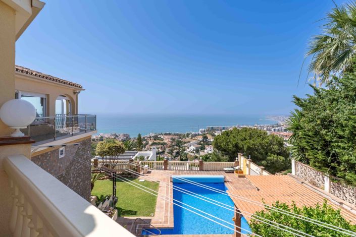 Image No.1-5 Bed Villa for sale