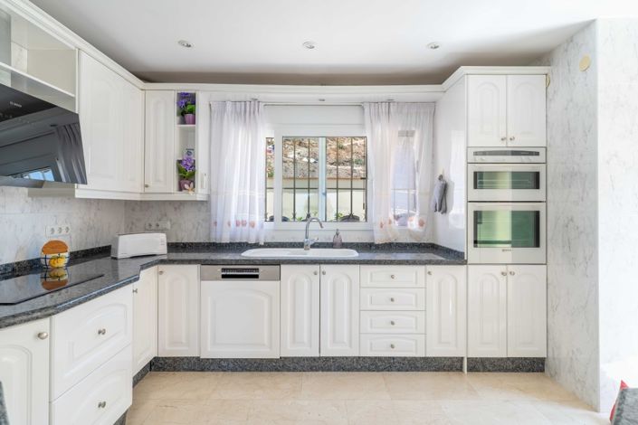 Image No.28-5 Bed Villa for sale