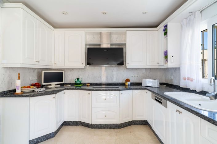 Image No.29-5 Bed Villa for sale