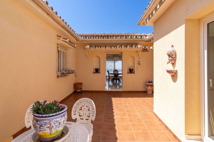 Image No.4-5 Bed Villa for sale