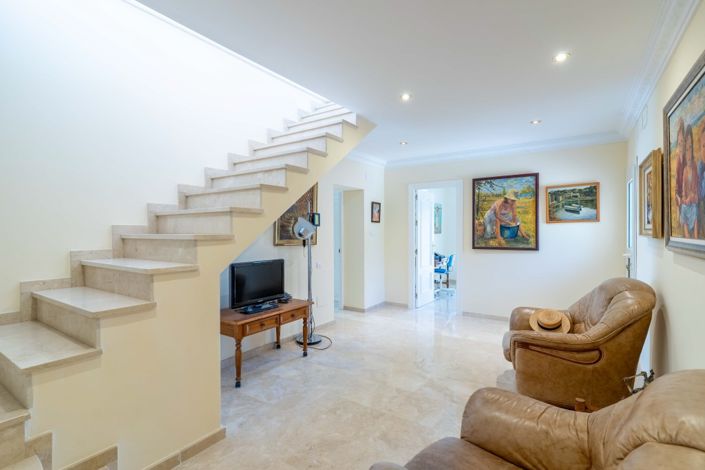 Image No.36-5 Bed Villa for sale