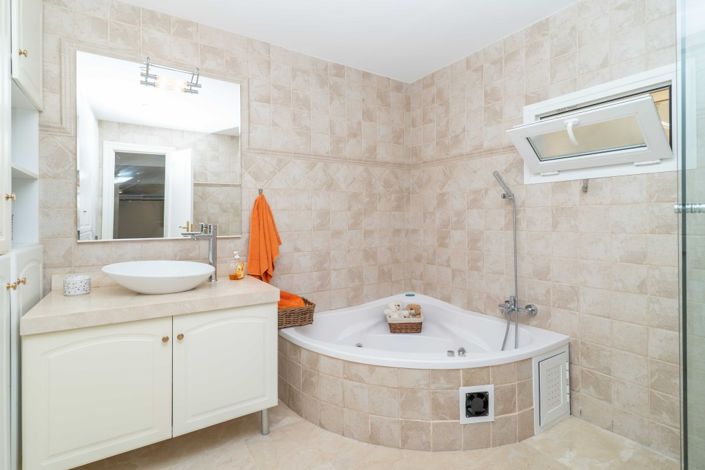 Image No.41-5 Bed Villa for sale