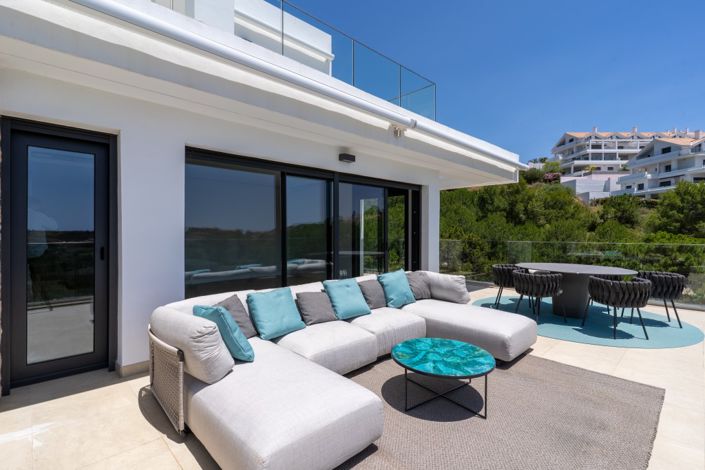 Image No.11-3 Bed Property for sale