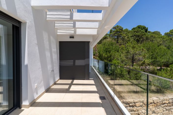 Image No.16-3 Bed Property for sale