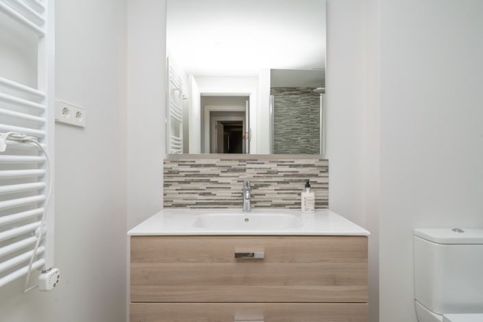 Image No.19-3 Bed Property for sale