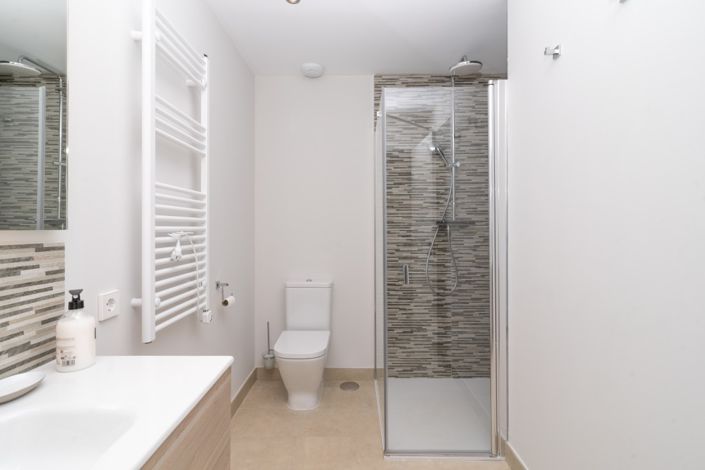 Image No.22-3 Bed Property for sale