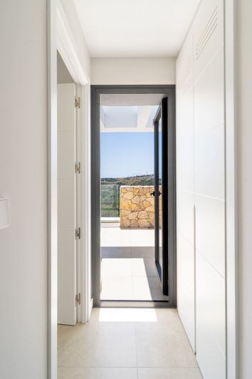 Image No.24-3 Bed Property for sale