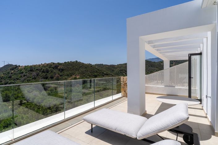 Image No.28-3 Bed Property for sale