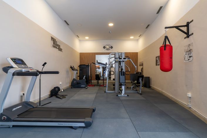 Image No.37-3 Bed Property for sale