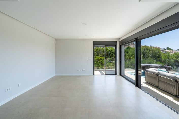 Image No.7-3 Bed Property for sale