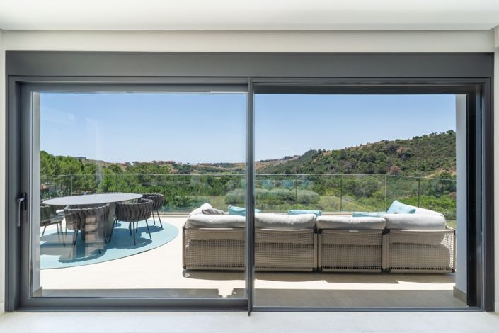 Image No.9-3 Bed Property for sale