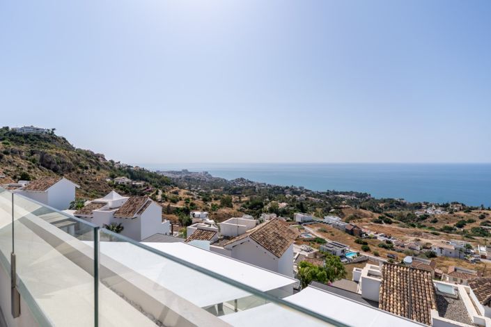 Image No.12-3 Bed Property for sale