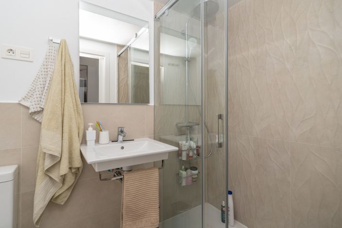 Image No.29-3 Bed Property for sale