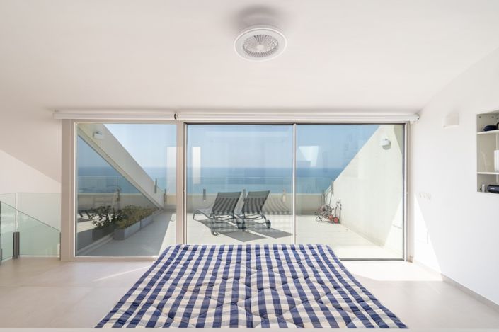 Image No.8-3 Bed Property for sale