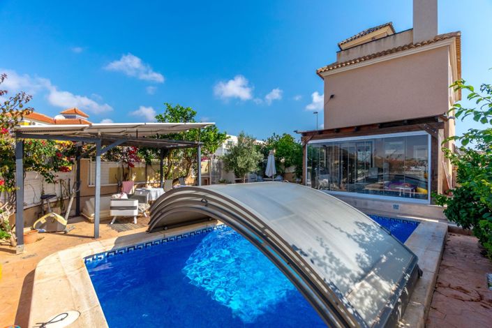 Image No.1-3 Bed Villa for sale